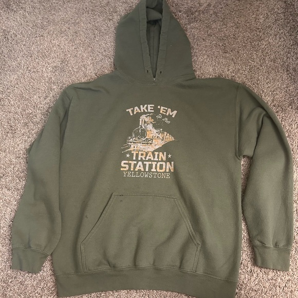 Gildan Green Sweater with Graphic Design - Picture 1 of 4